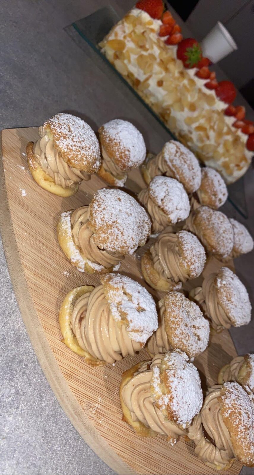 Mont Everest (Choux Pralinée) Houria EL HANNOUDI (IDF NORD)