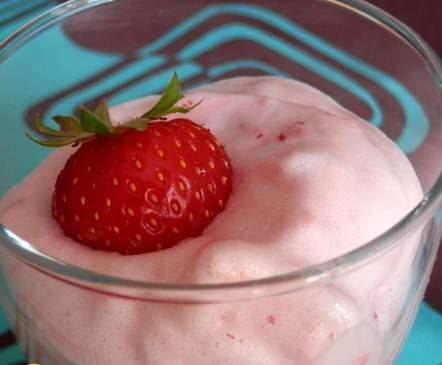 MOUSSE LEGERE A LA FRAISE
