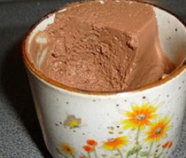 Mousse soyeuse à la noisette