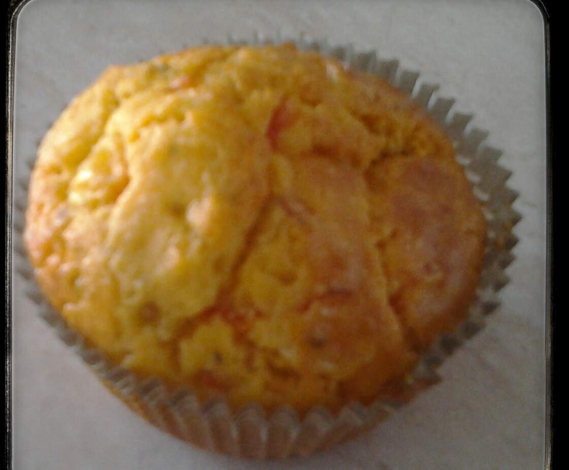 Muffin salé au surimi et tomate cerise