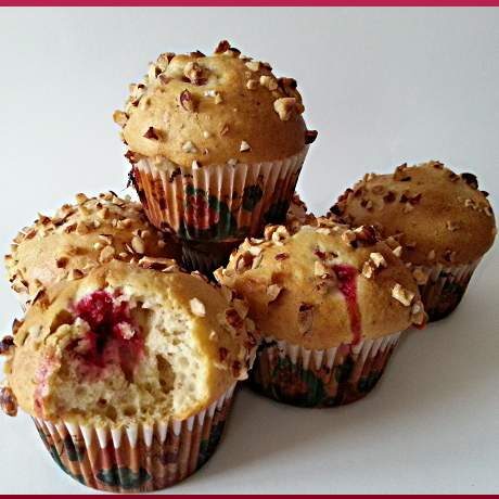 Muffins aux framboises et noisettes