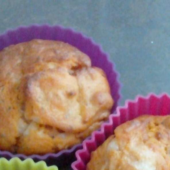 muffins tomate, lardons, comté et basilic