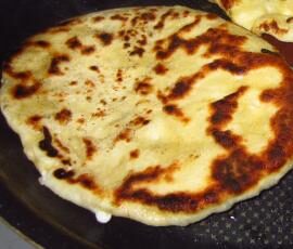 Naan au fromage