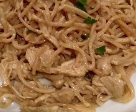 nouilles chinoise facon thai au poulet