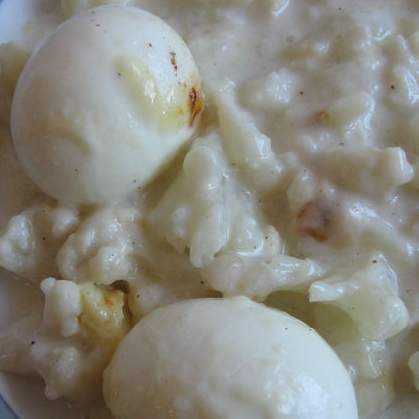 Oeufs durs et choux fleur à la sauce béchamel