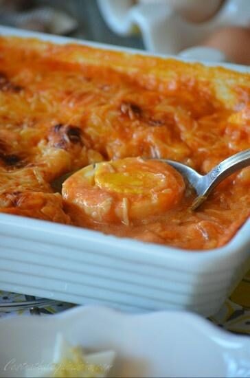 Oeufs durs gratinés à la tomate et au bleu