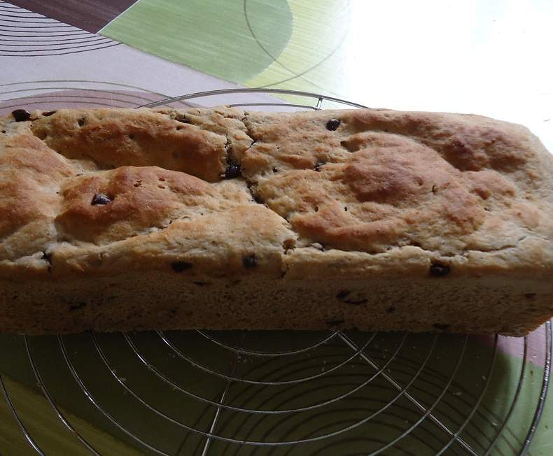 pain au yaourt, farine de chataignes et pepites de chocolat