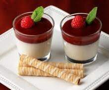 PANNA COTTA TRADITIONNEL avec son coulis de fraise