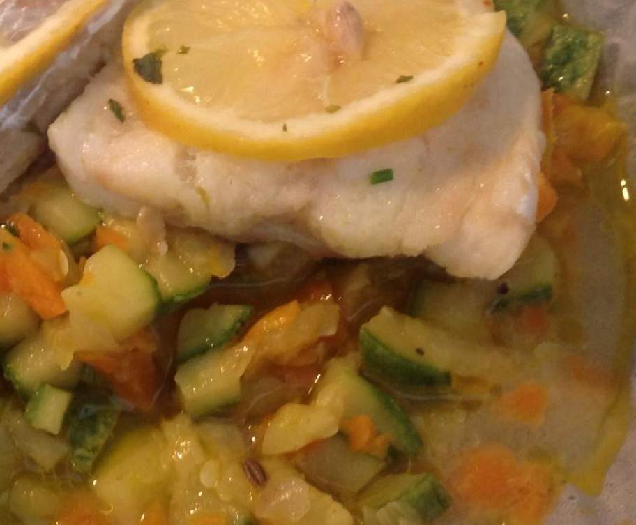 Papillotes de cabillaud et légumes croquants