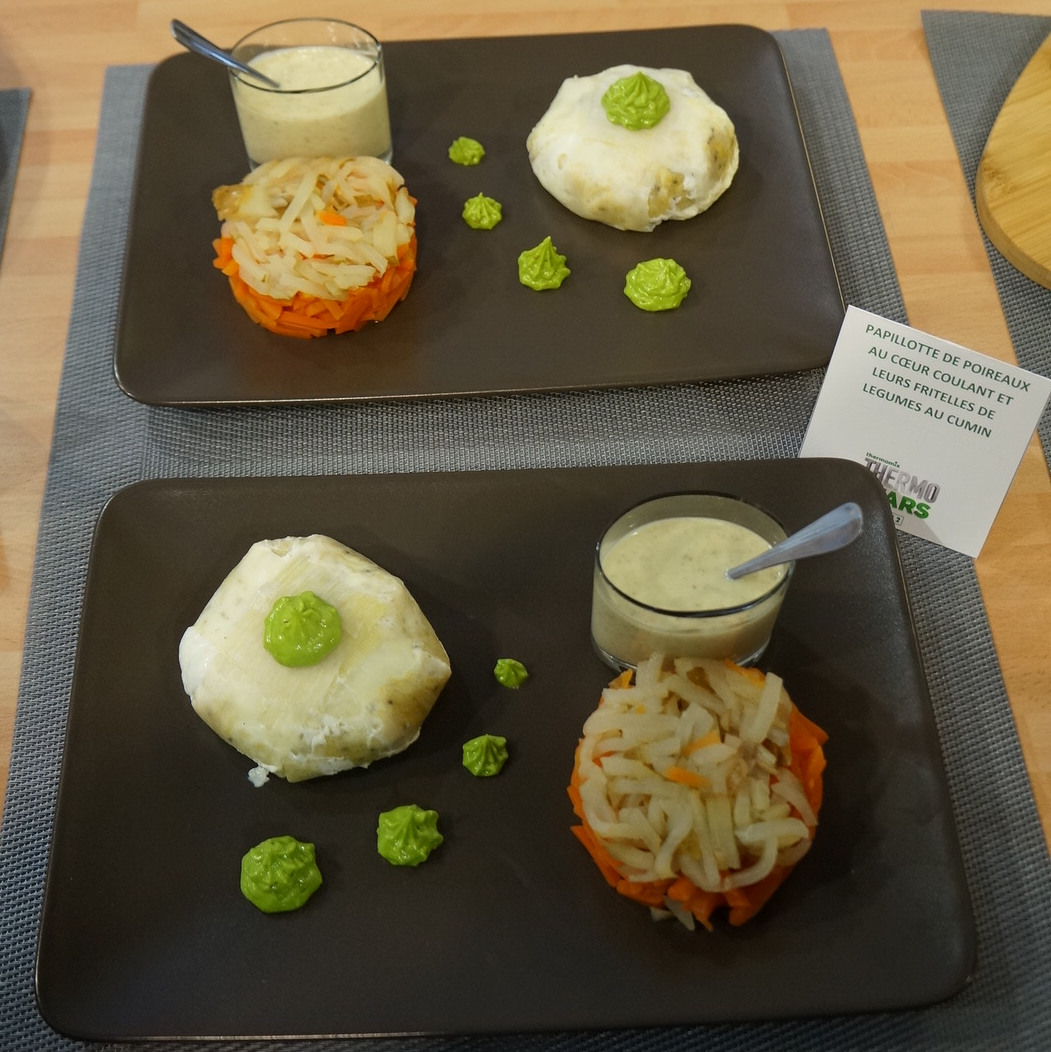 PAPILLOTES DE POIREAUX AUX CŒURS COULANTS ET LEURS FRITELLES DE LEGUMES AU CUMIN.
