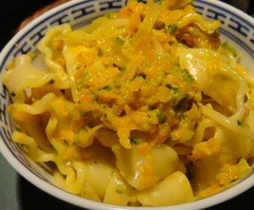 Pâtes courgettes/carottes/lardons: dîner express.