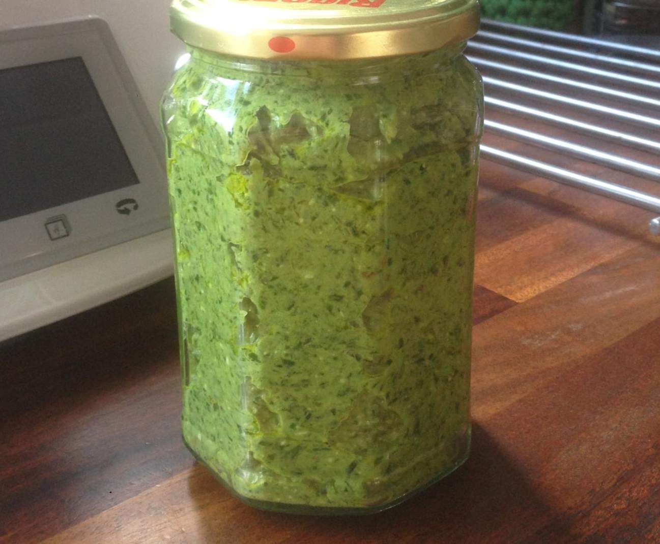 Pesto d'épinards, excellent, sain et diététique