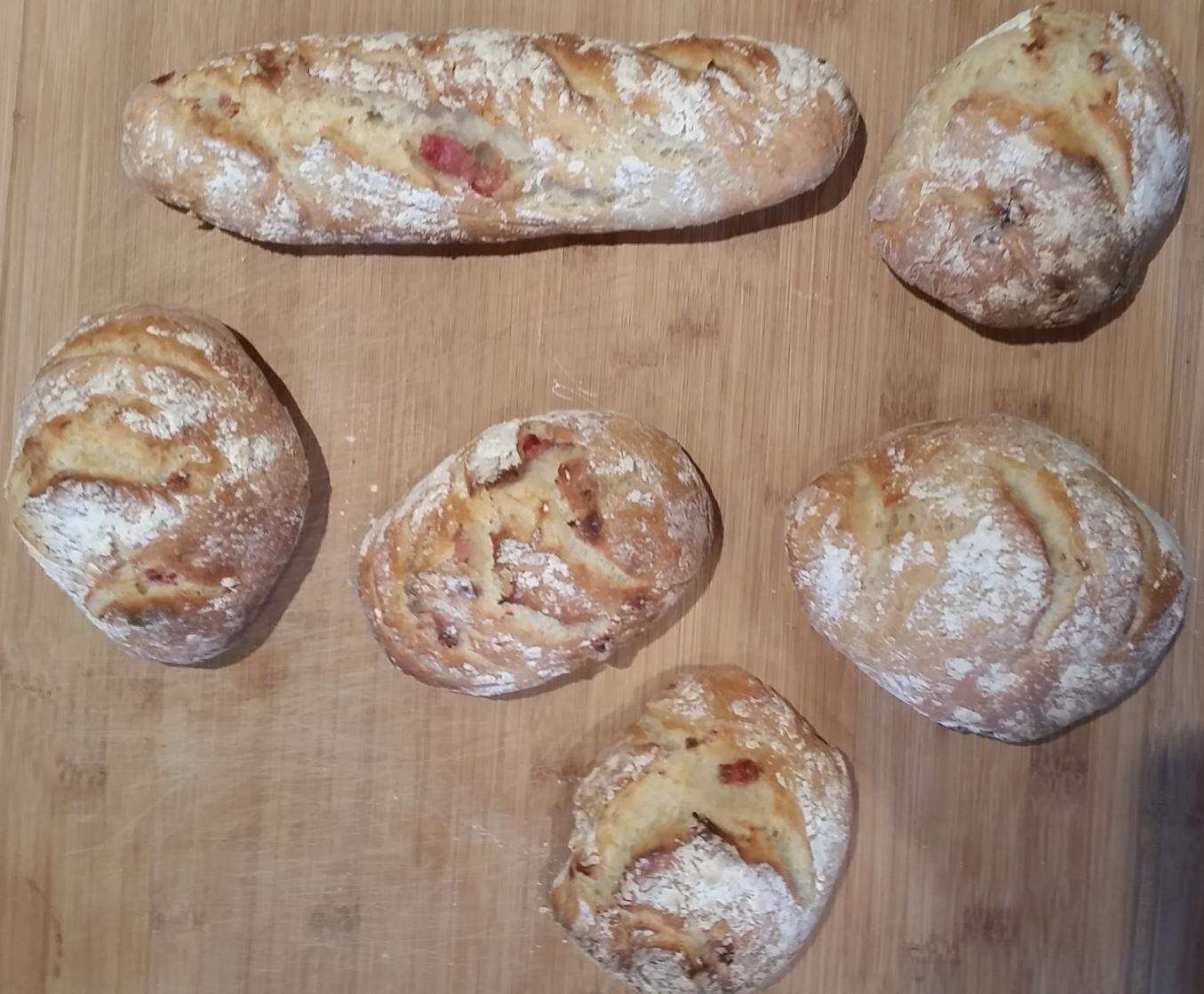 Petit pain ou baguette aux lardons
