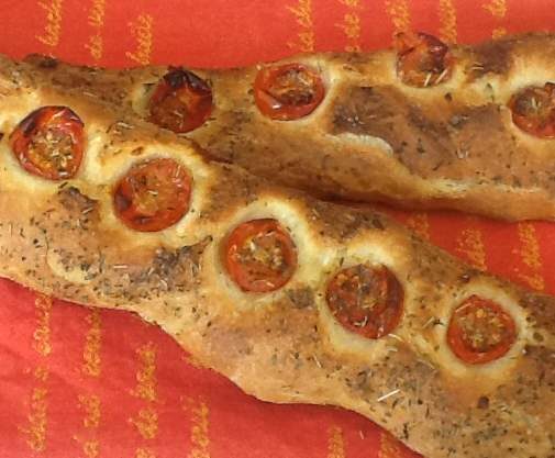 Petites baguettes aux tomates cerise