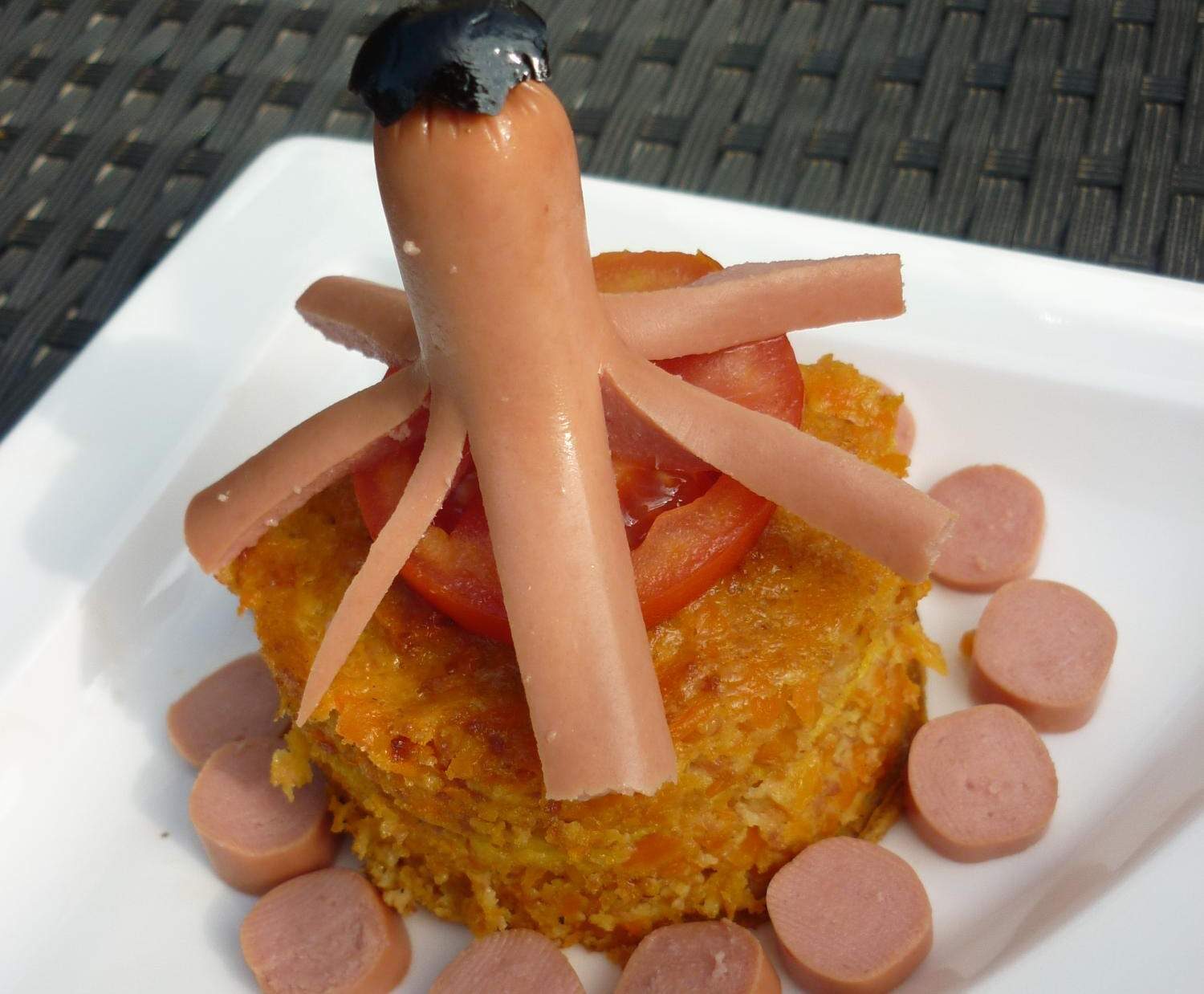 Pieuvre de Knacki sur millefeuille surprise