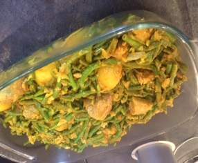 Porc épicé, haricots verts et pommes de terre