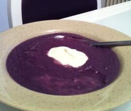 Potage spice purple de choux rouge