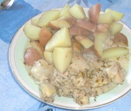 poulet mariné aux herbes et pommes de terre vapeur