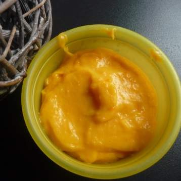Purée carottes, pommes de terre et curry pour bébé
