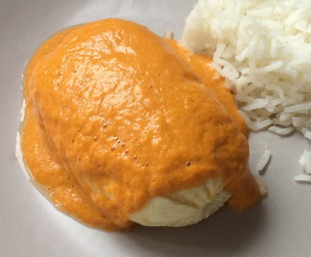 Quenelles de poisson, sauce aux crevettes