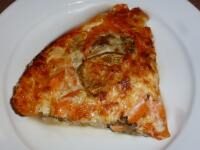 Quiche sans pâte aux aubergines, carottes et saumon
