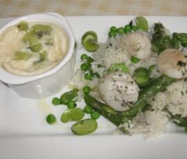 Repas printanier complet à tous les étages (avec des légumes et Saint-Jacques surgelés)et crème d'amandes au kiwi