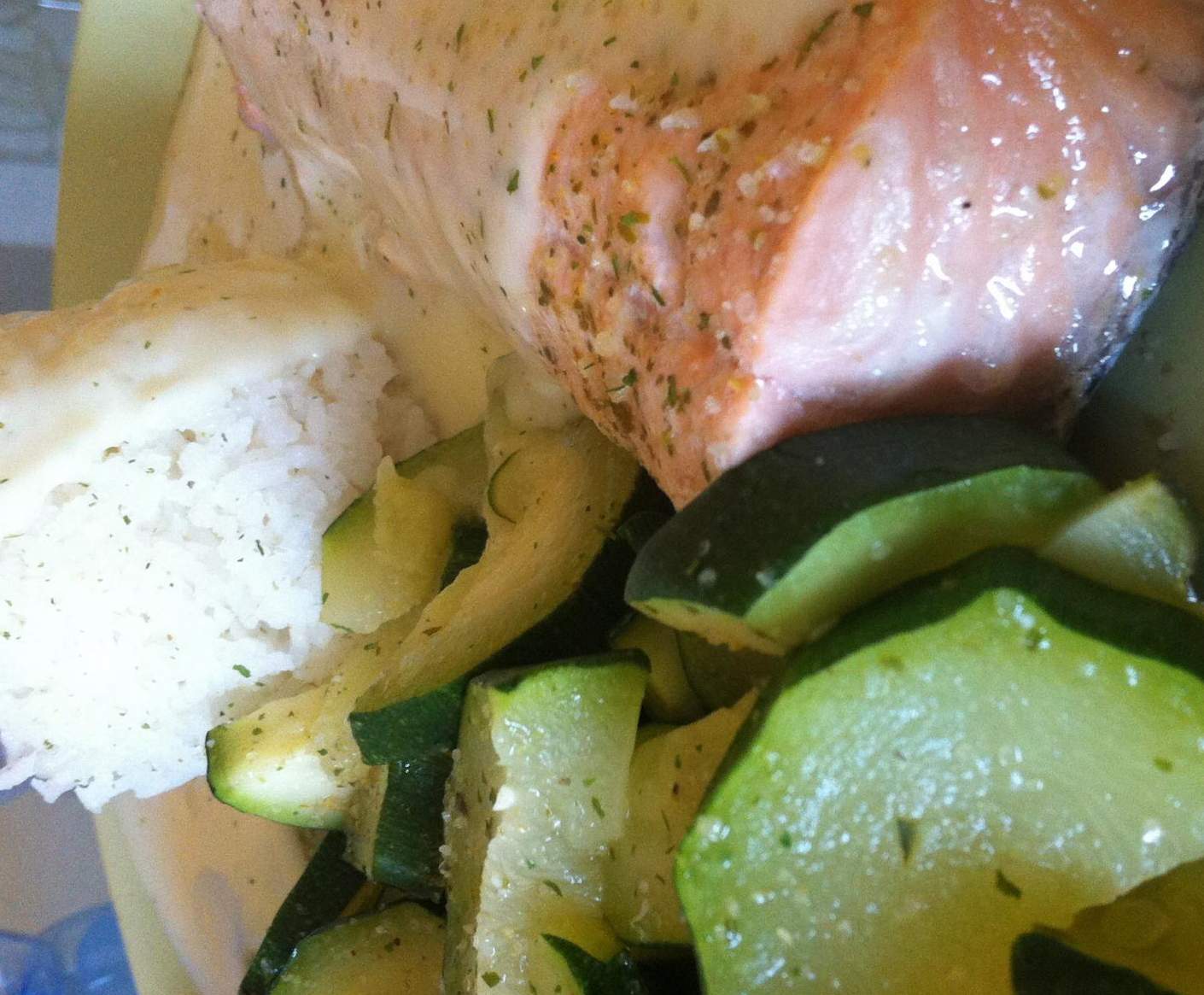 riz basmati, courgettes a la menthe et son pavé de saumon citroné