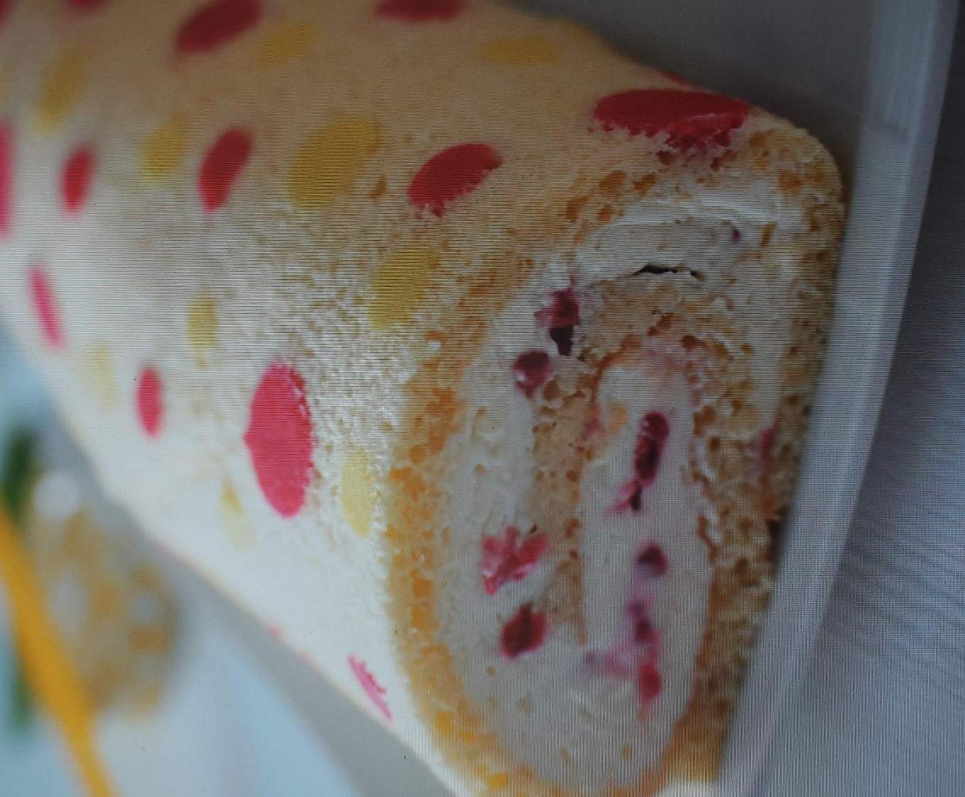 Roulé mousse citron et framboises