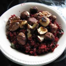 Salade de betterave crue et aux moix et noisettes