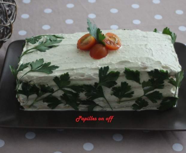 Sandwich cake à la tomate, mozzarella et pesto