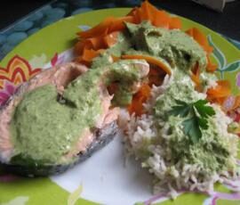 Saumon à la vapeur en sauce verte