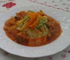 Sauté de porc sauce tomate et sa julienne de légumes