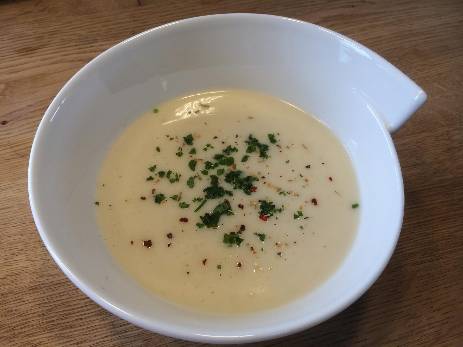 Soupe d'asperges (à base d'épluchures)