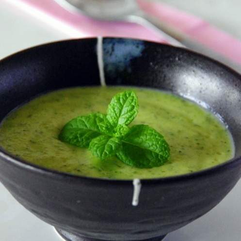 SOUPE DE COURGETTES A LA MENTHE
