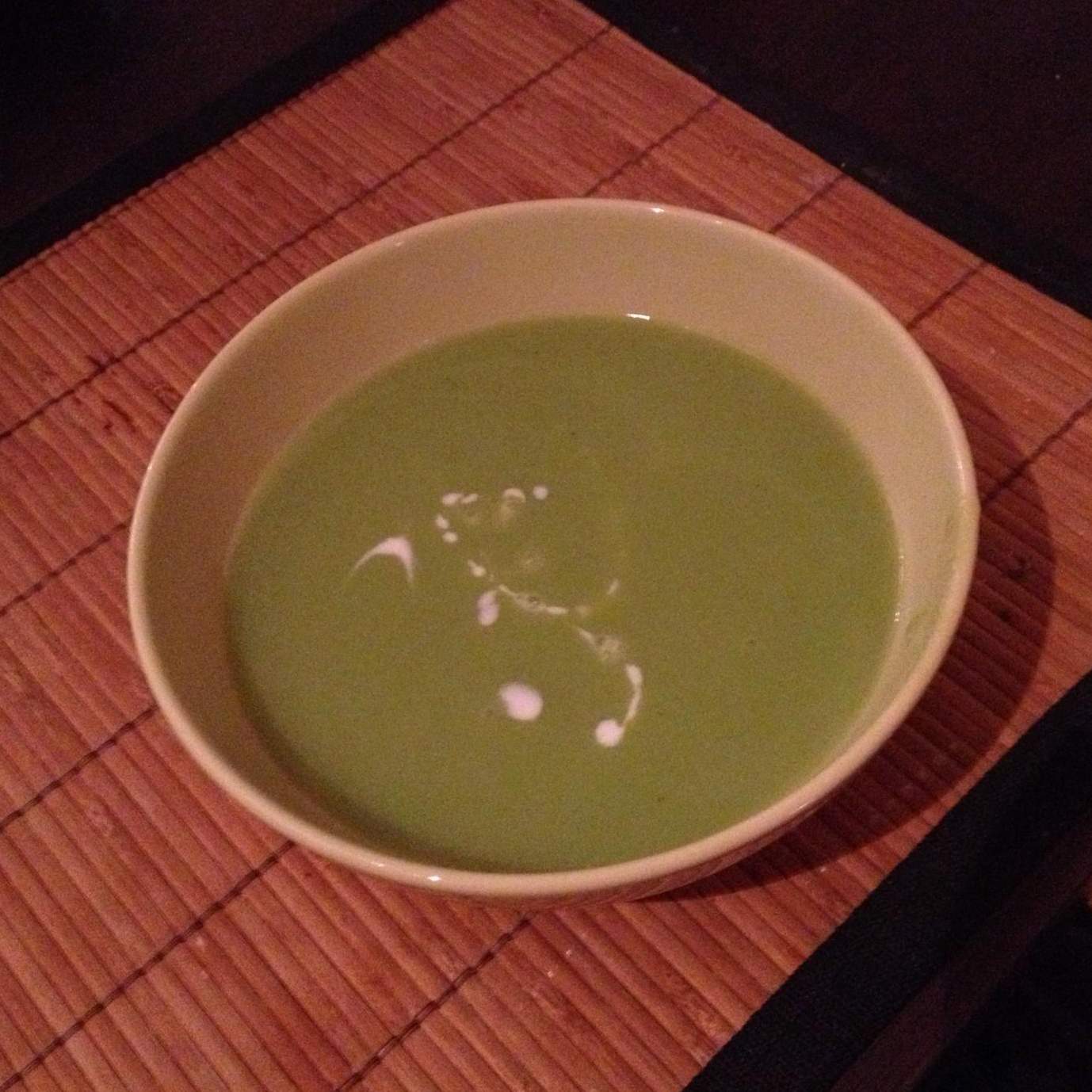 Soupe de feuilles de chou fleur