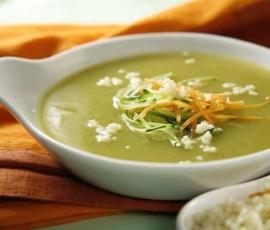 Soupe de légumes verts au boursin