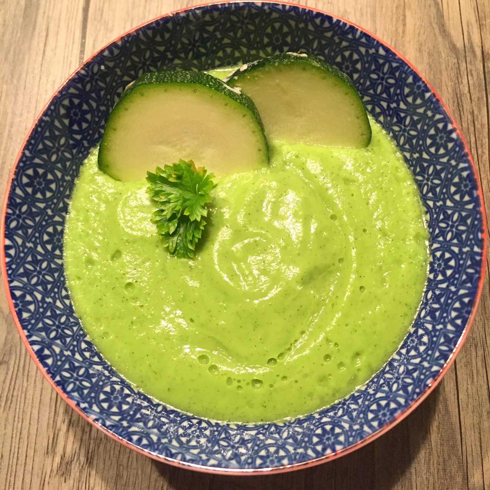 Soupe froide courgette, concombre et fromage frais