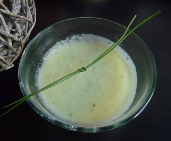 Soupe glacée de courgettes et concombre au boursin