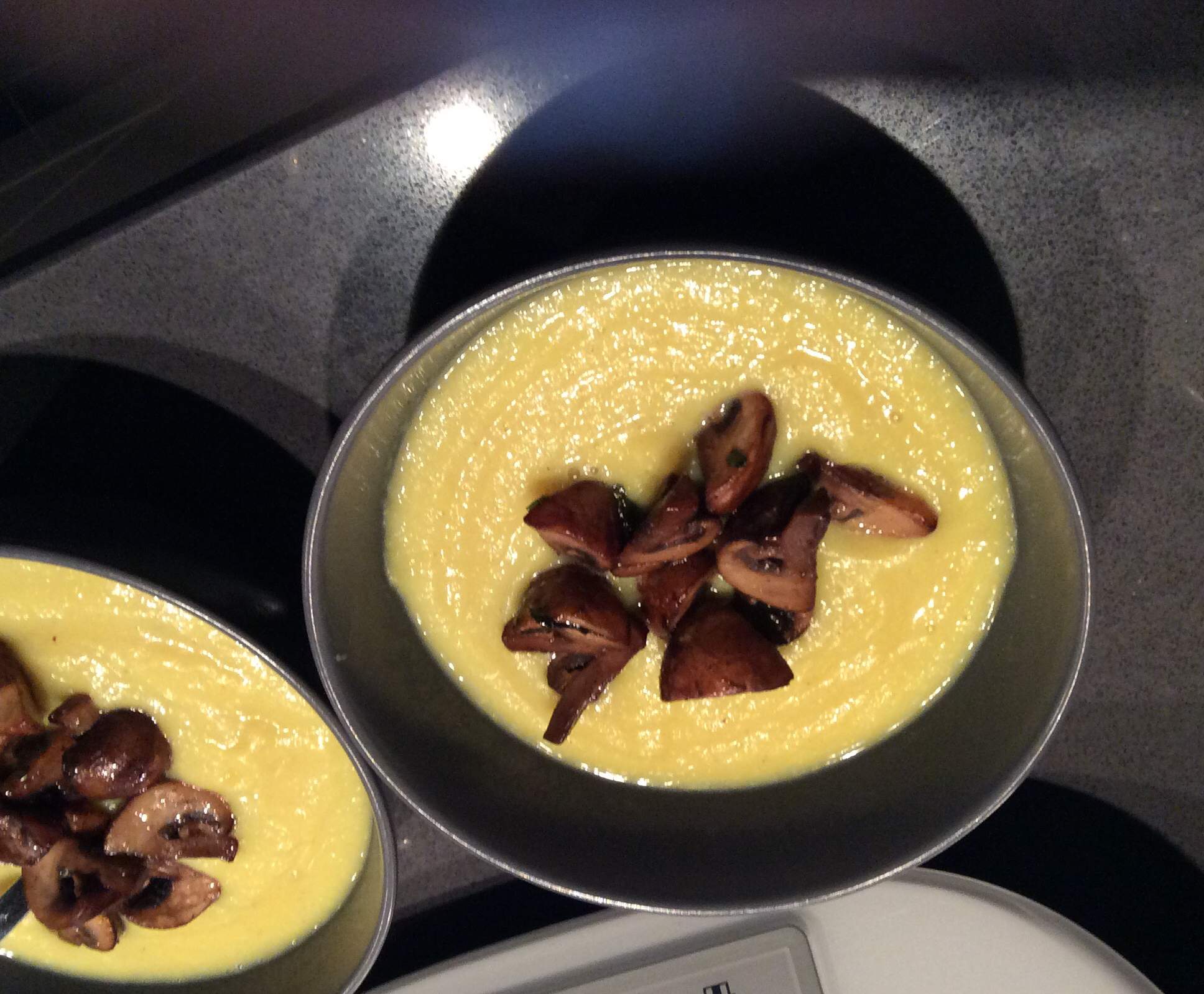 Soupe topinambour curuma