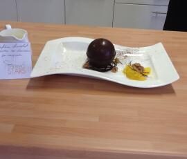 Sphère chocolat avec ses douceurs en surprise