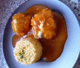 Sphères volcaniques sur rivière de tendresse