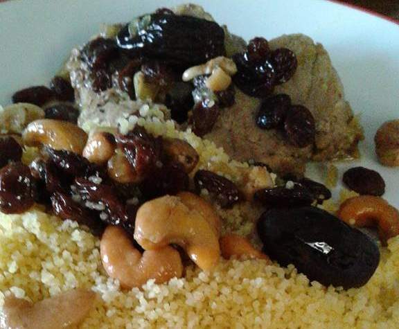 Tajine ; Filet mignon, noix de cajou, dattes, raisins de corinthe