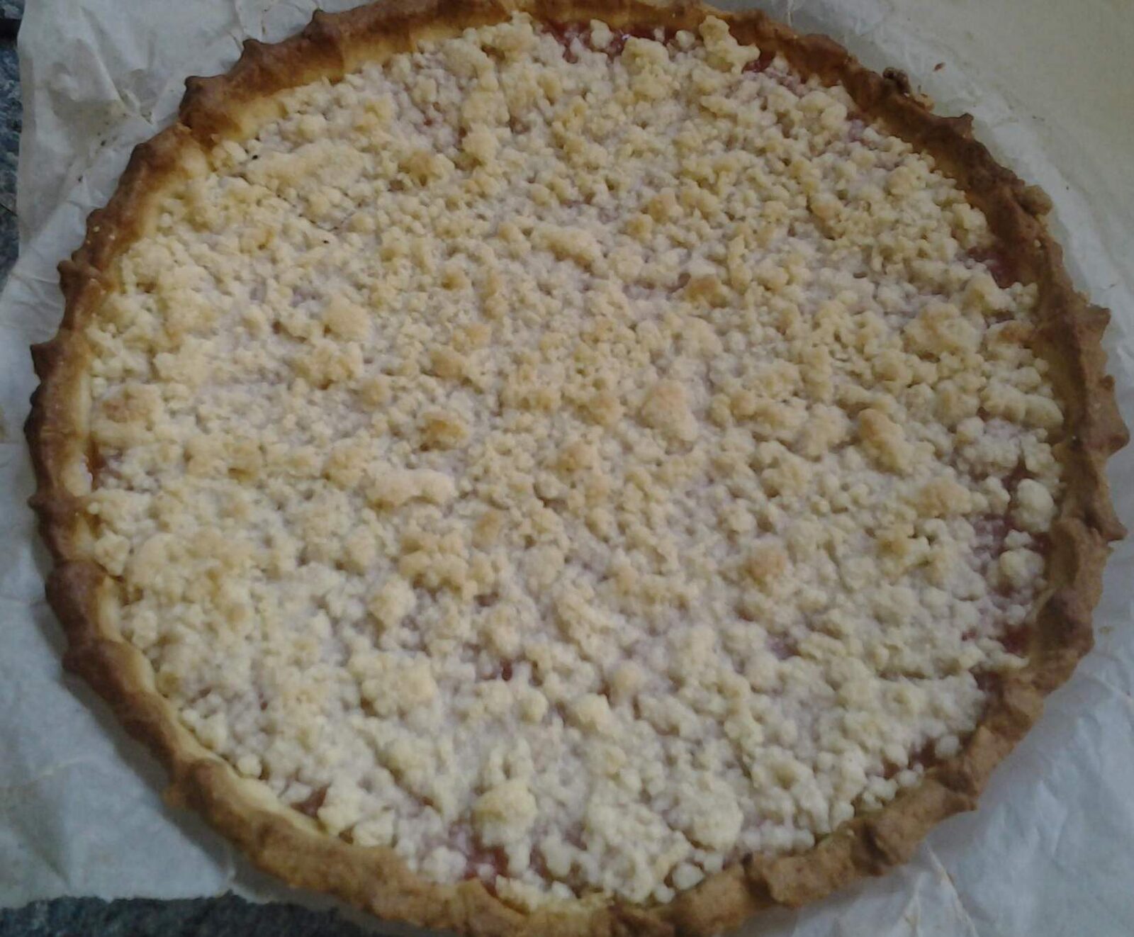 Tarte à la compote de pêches et crumble