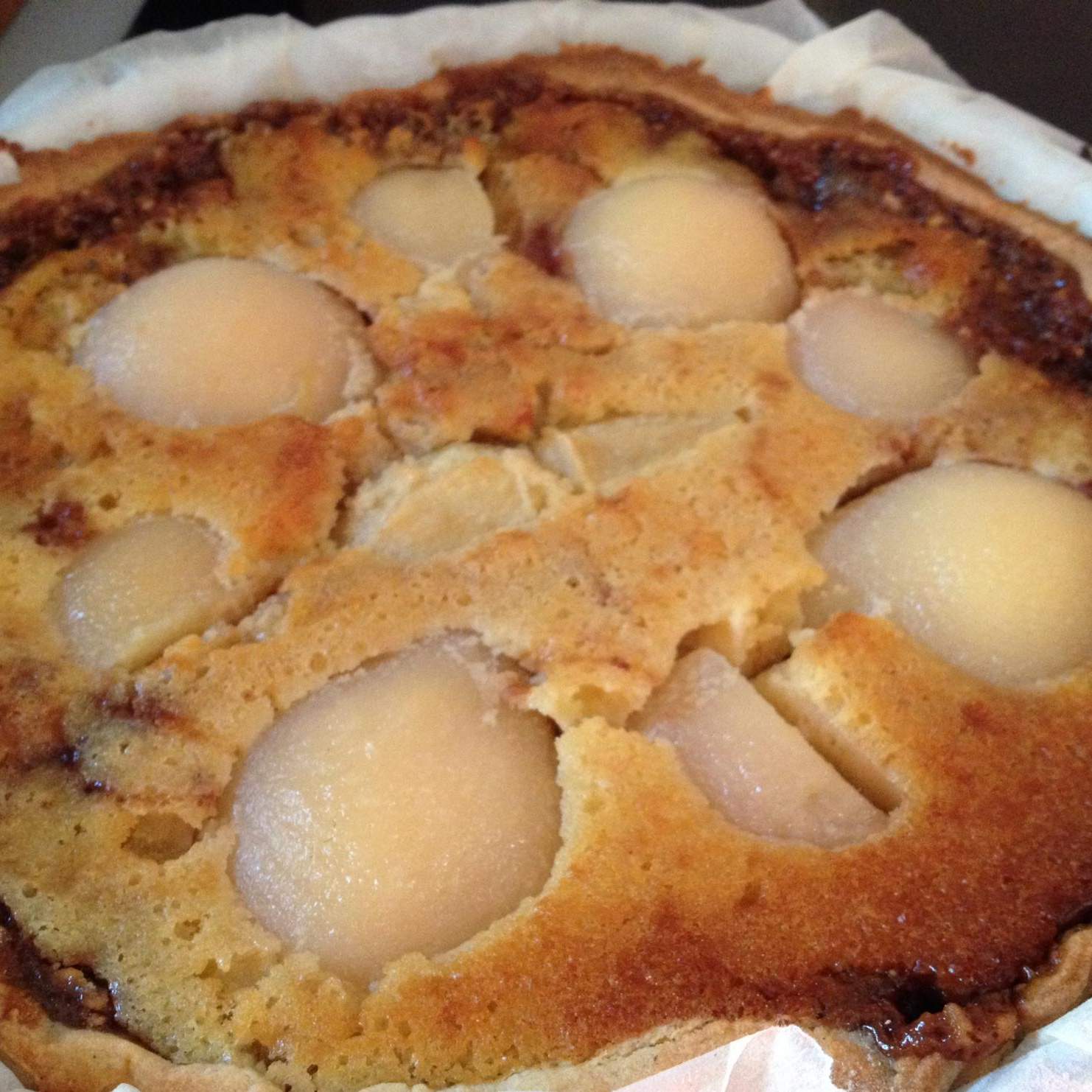 Tarte amandine pralinoise aux poires