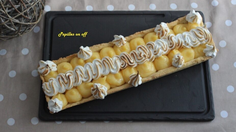 Tarte au citron meringuée rectangulaire