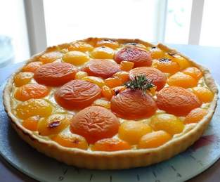 Tarte aux abricots et au romarin