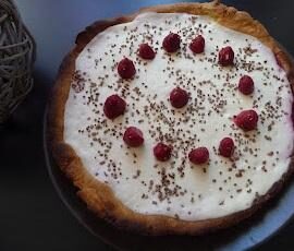 Tarte aux framboises et à la mousse de chocolat blanc