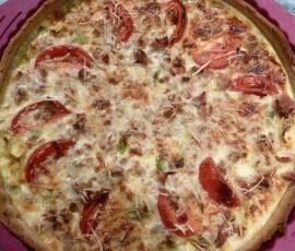 Tarte aux oignons nouveaux et au thon