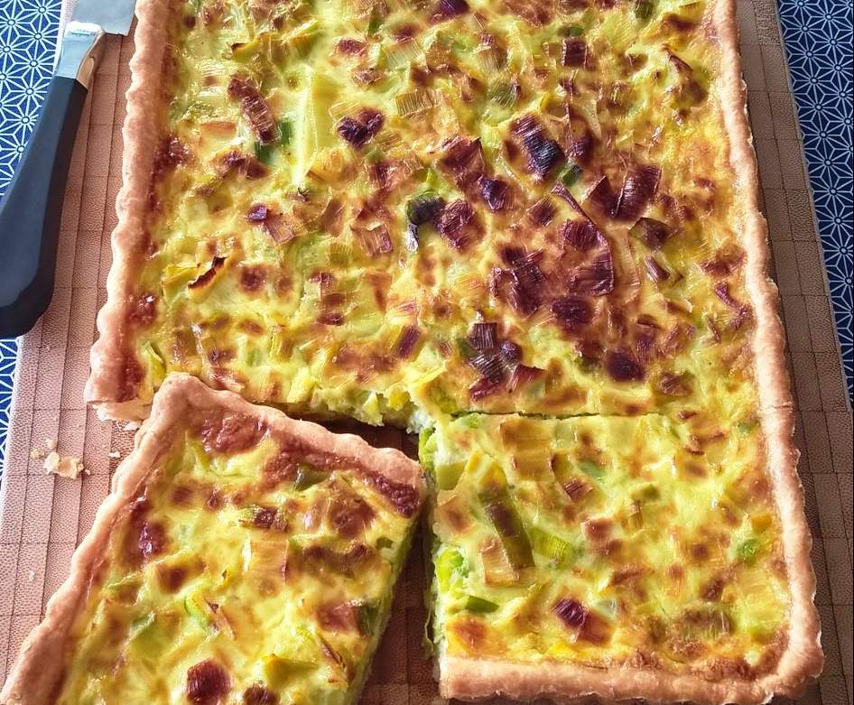 Tarte aux poireaux avec pâte feuilletée légère