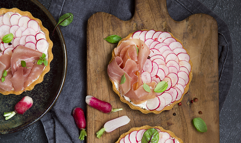 Tarte aux radis et jambon cru
